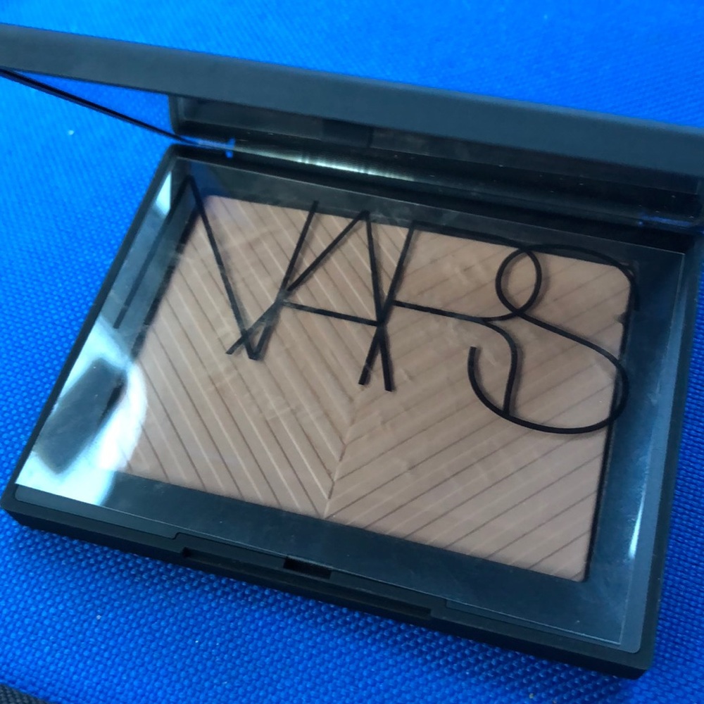 Bronzer - Picture 2 of 4